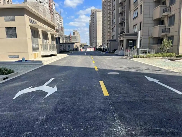 沥青道路施工团队